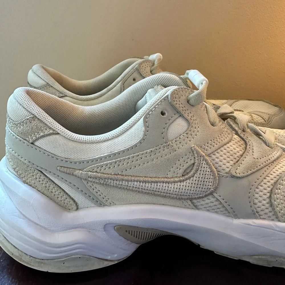 Nike AL8 Sneakers - Picture 9 of 9